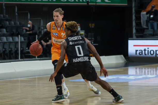 仅在进攻端 仅在进攻端